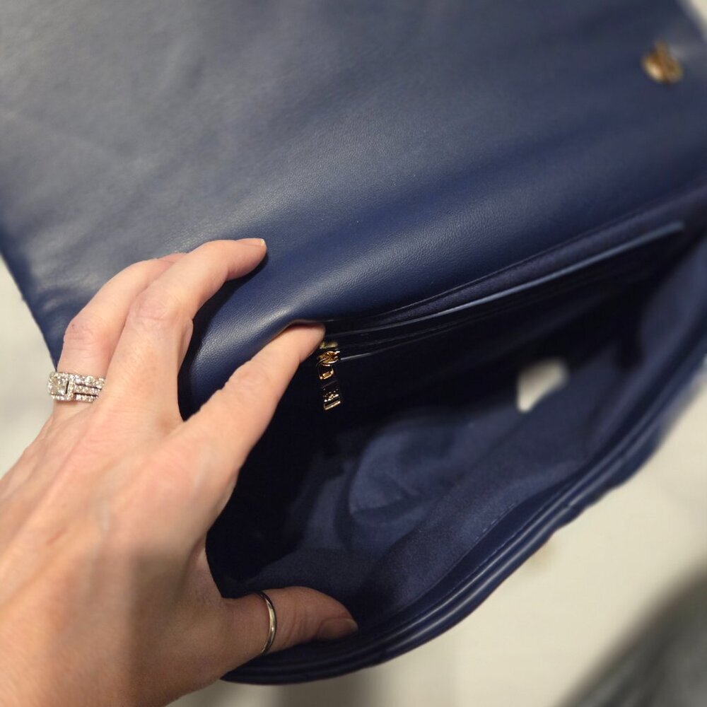 Badgley Mischka Quilted Navy Crossbody #00012 - Picture 3 of 4